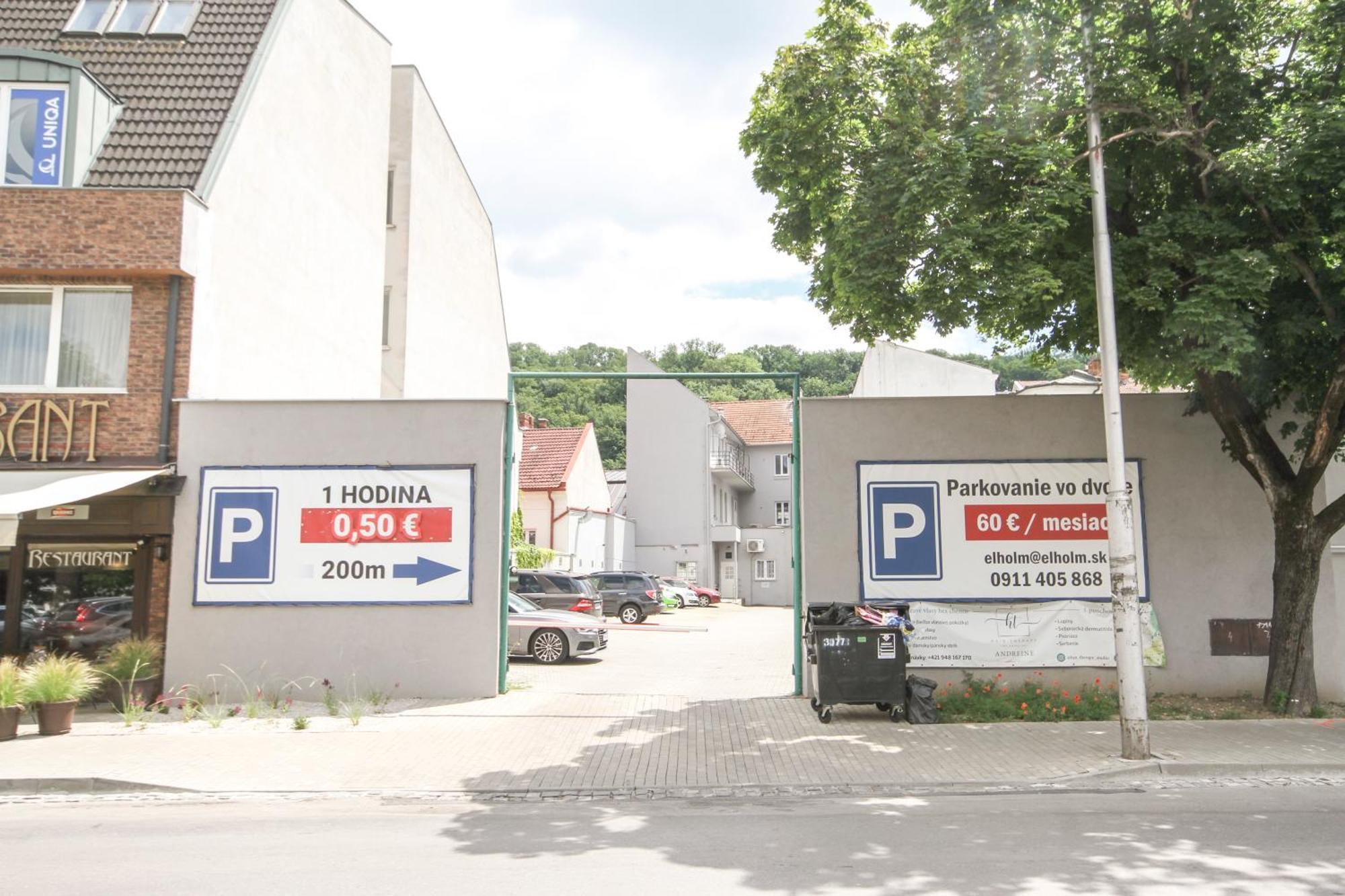 Apartman Vita Deluxe Trencin Luaran gambar