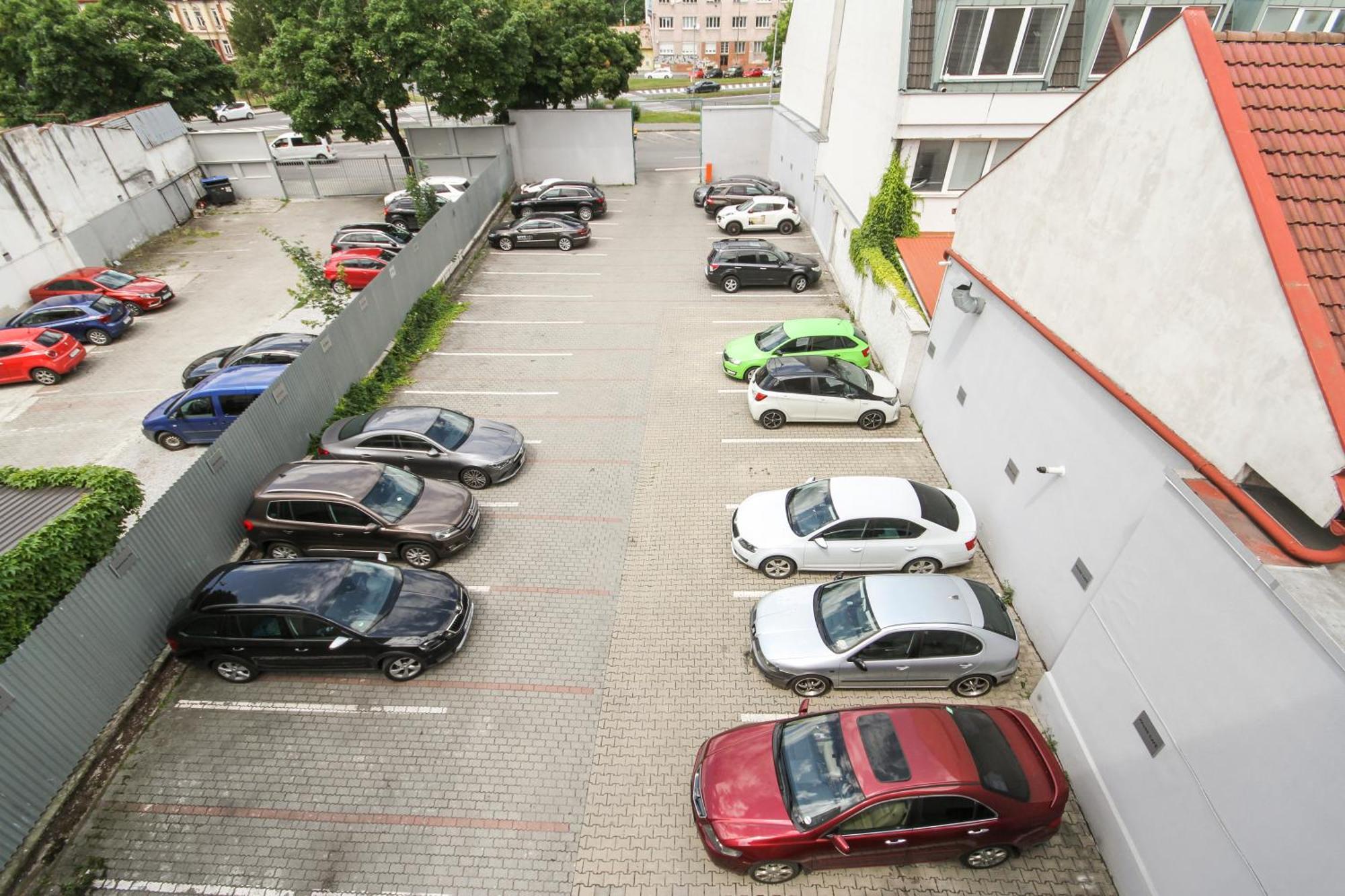 Apartman Vita Deluxe Trencin Luaran gambar